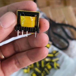 Biến áp xung tủ lạnh HITACHI (NCP1075P065)